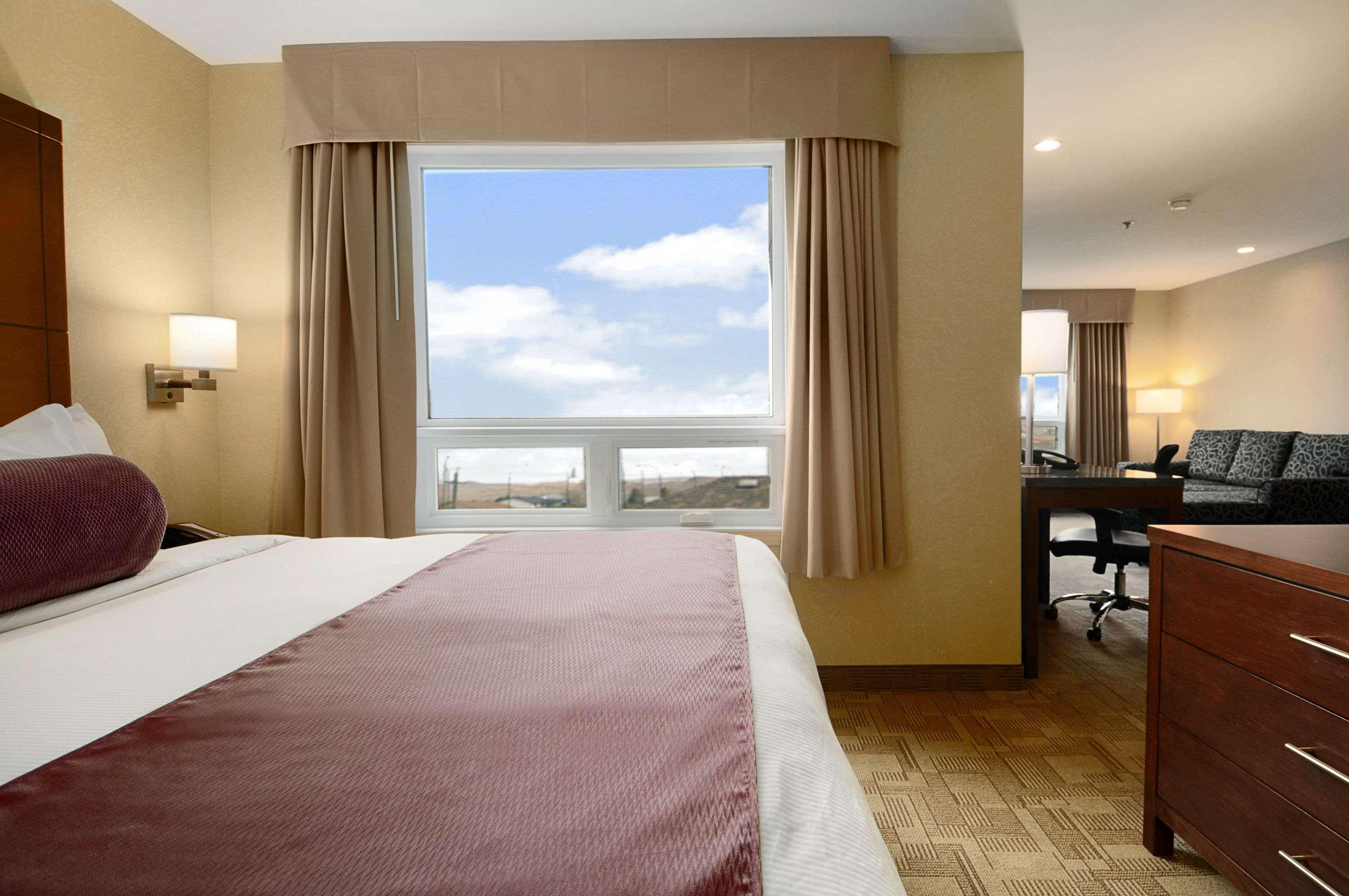 Days Inn By Wyndham Regina Airport West Habitación foto